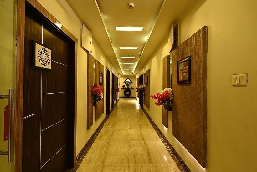 Hotel I.P. Palace Lucknow Buitenkant foto