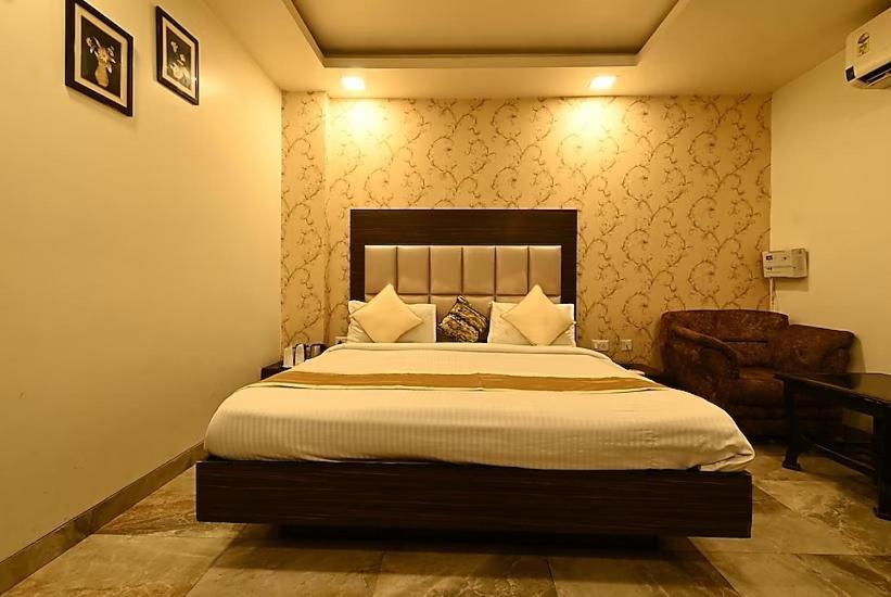 Hotel I.P. Palace Lucknow Buitenkant foto