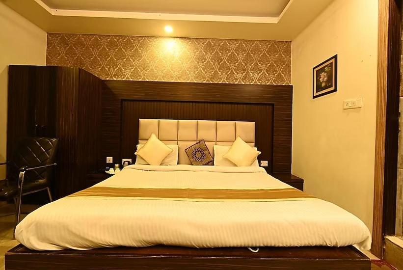 Hotel I.P. Palace Lucknow Buitenkant foto