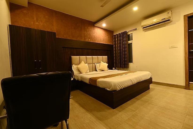 Hotel I.P. Palace Lucknow Buitenkant foto