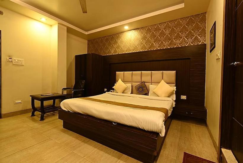 Hotel I.P. Palace Lucknow Buitenkant foto